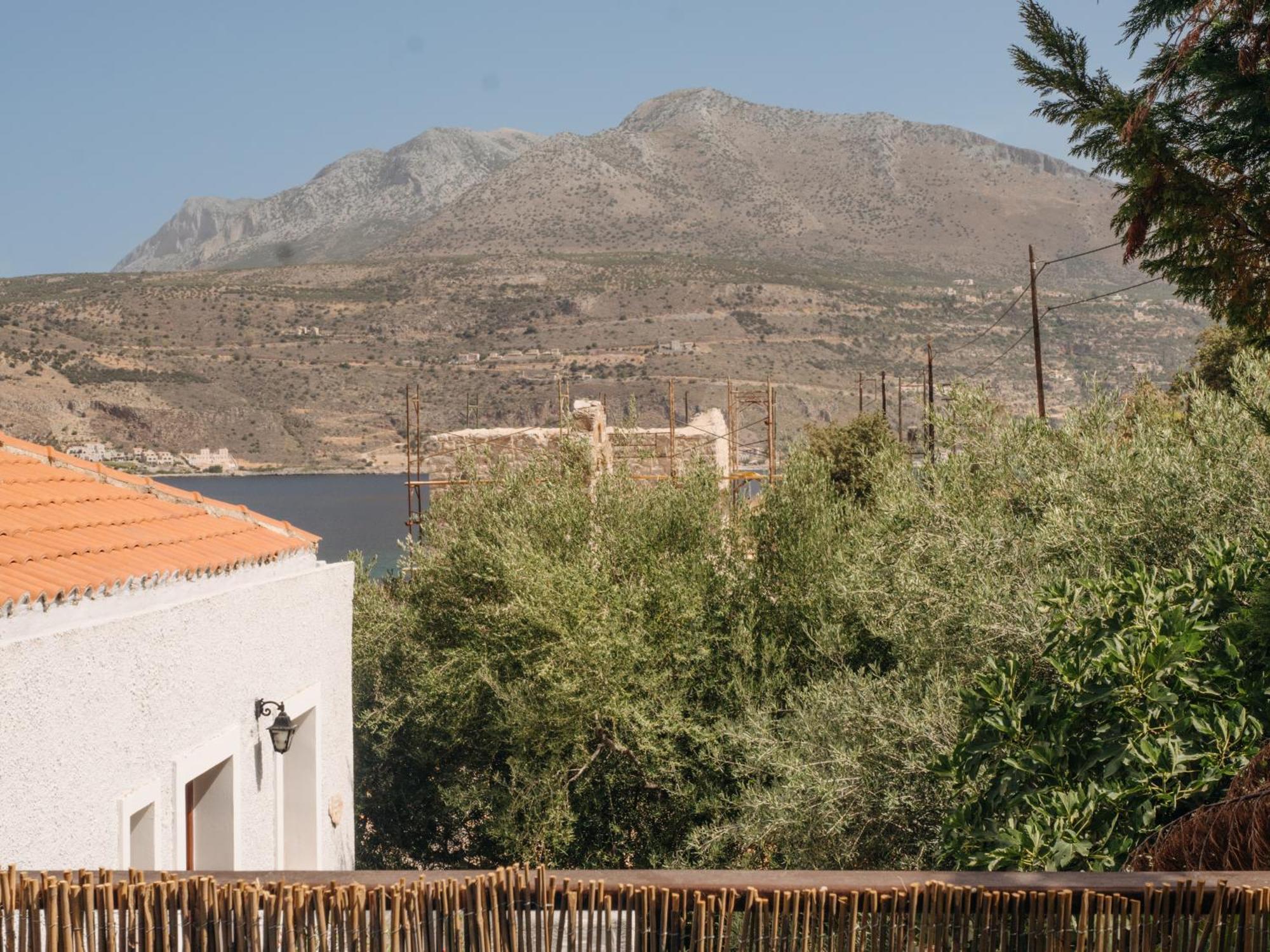 Kourmas Suites Liménion Bagian luar foto